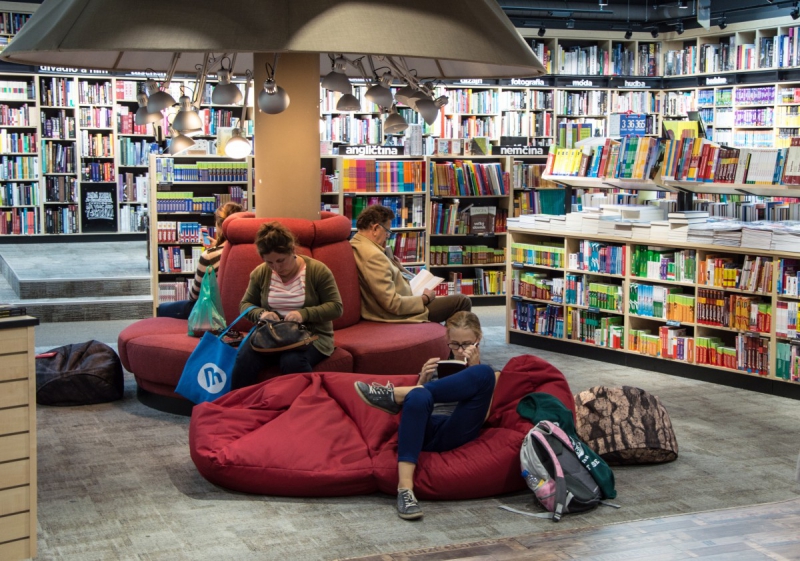 vente-SAORGE-min_books_bookstore_book_reader_readers_reading_shop_sale_books-849006
